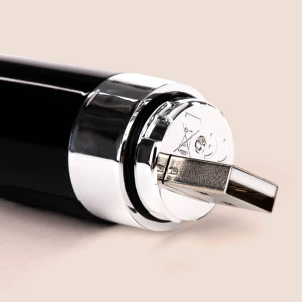 LELO MIA™ 2  | discreet lipstick vibe - Image 4
